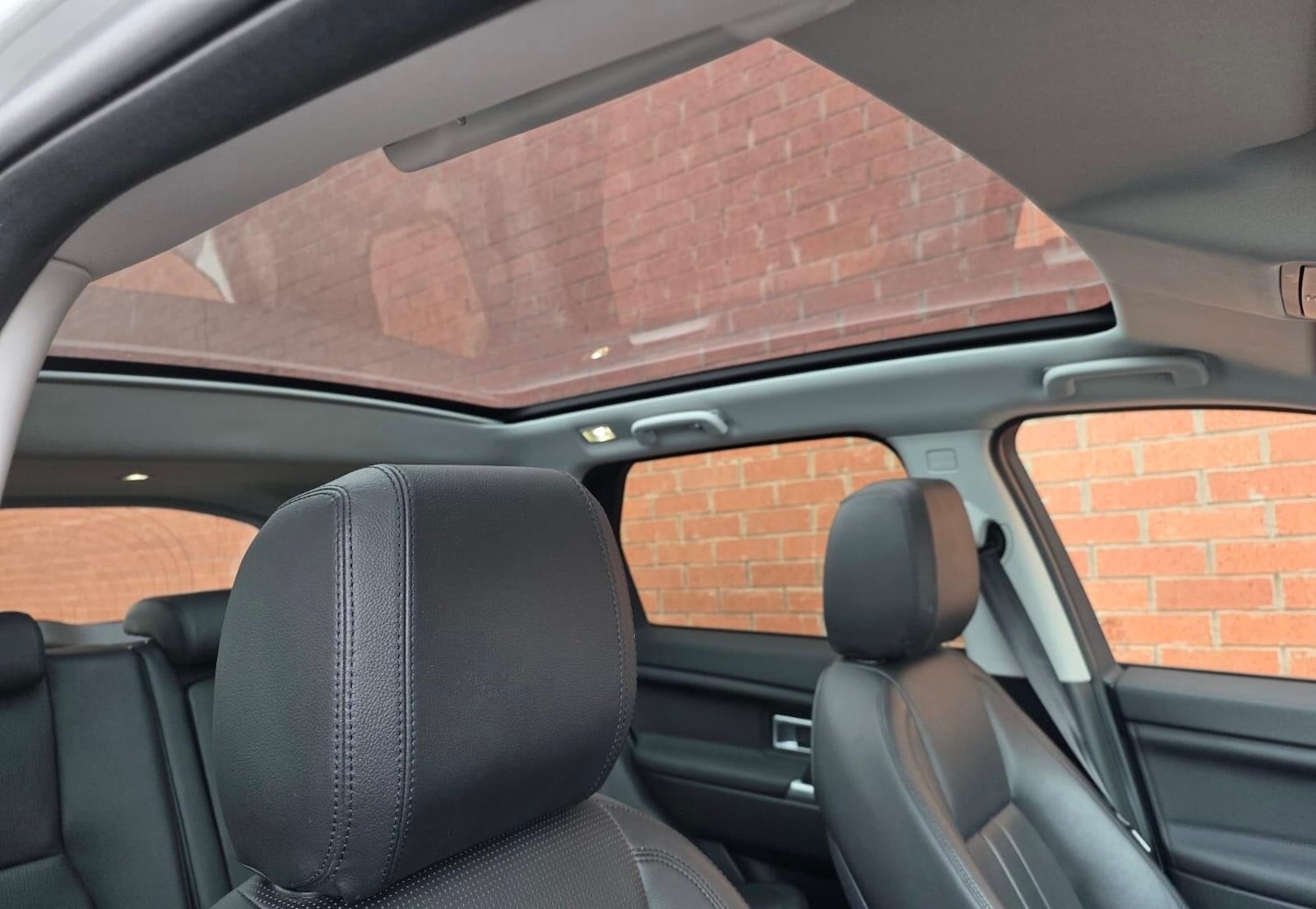 Used Land Rover Discovery Sport 2018 for sale - 77155562: Photo 4