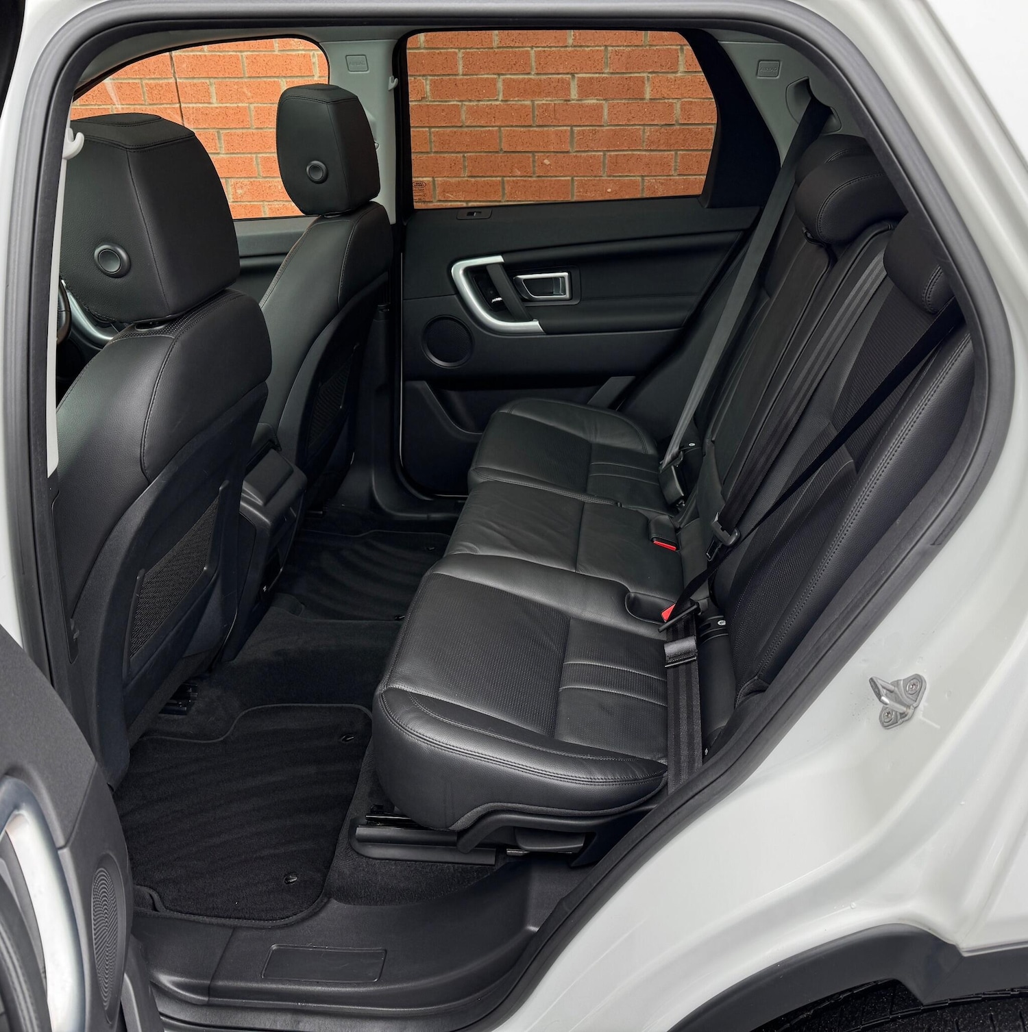 Used Land Rover Discovery Sport 2018 for sale - 77155562: Photo 47