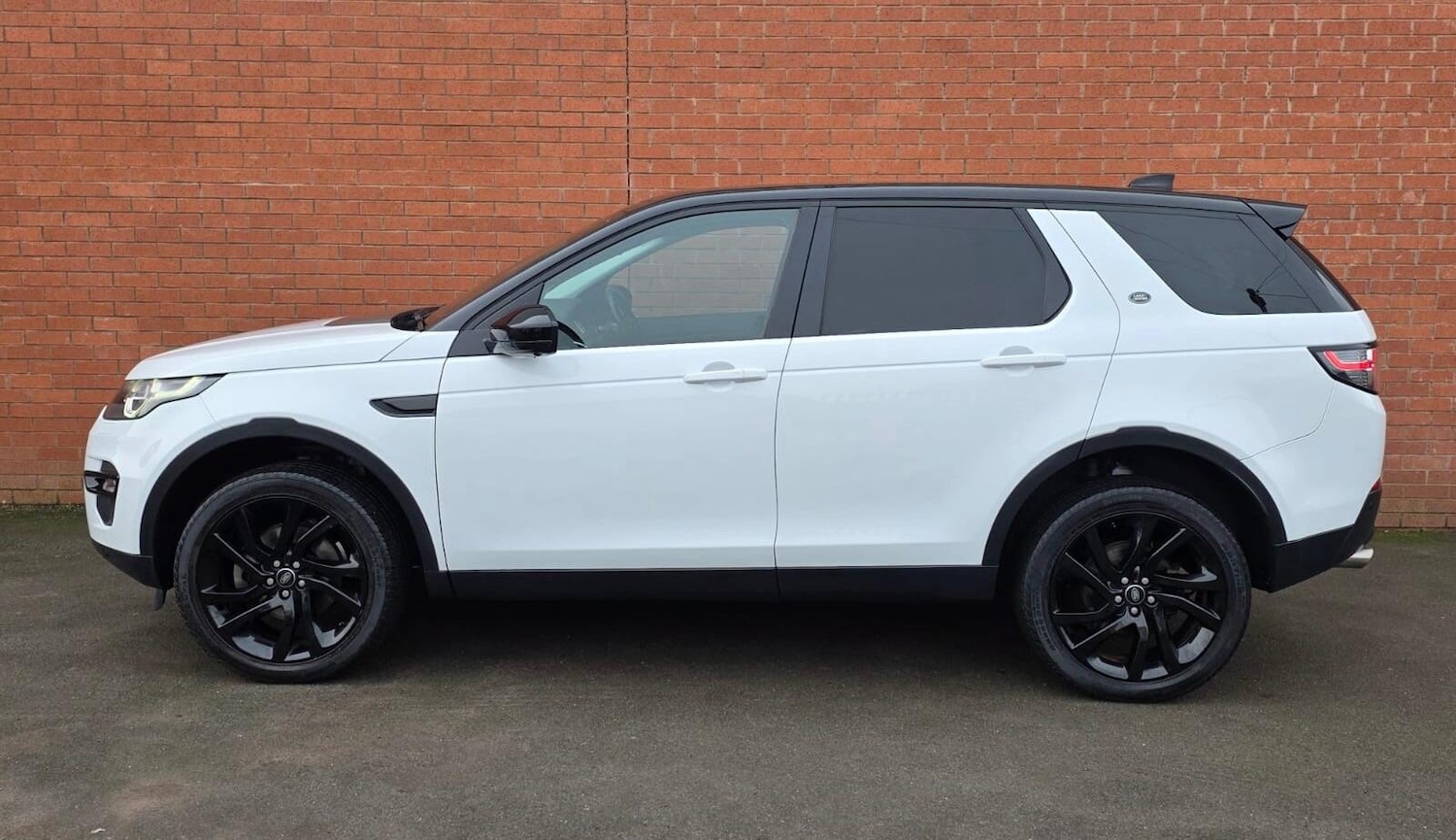 Used Land Rover Discovery Sport 2018 for sale - 77155562: Photo 8