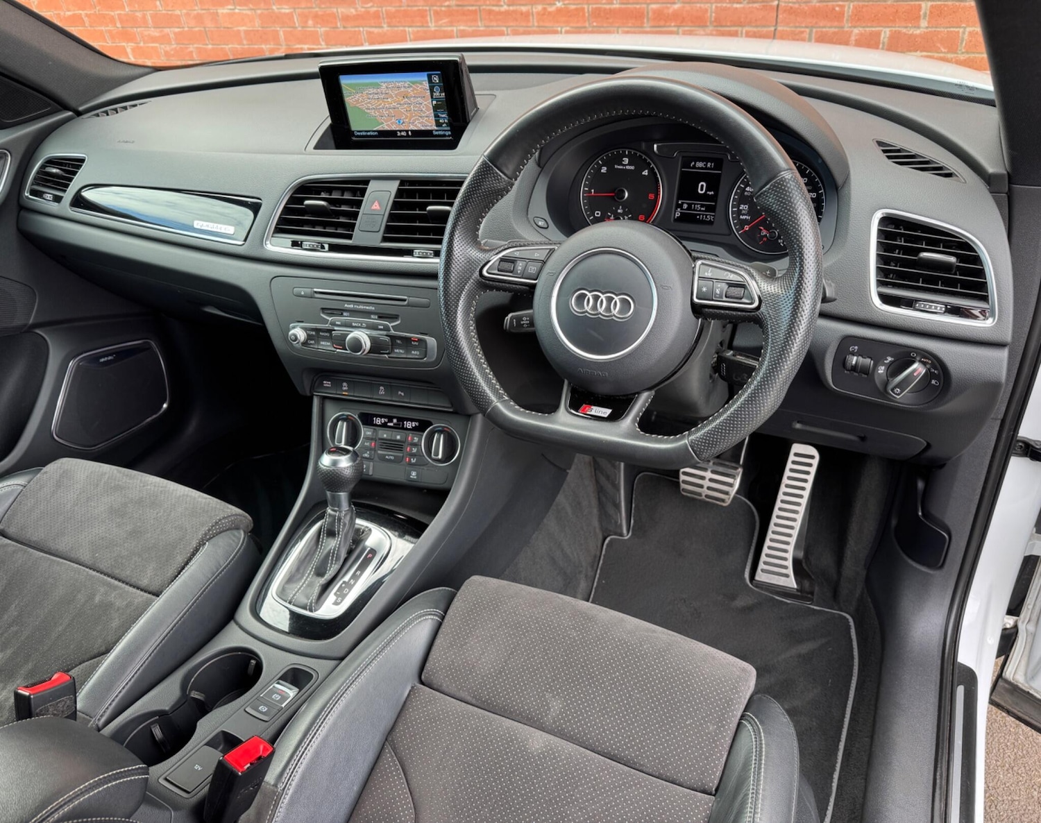 Used Audi Q3 2018 for sale - 78046660: Photo 2