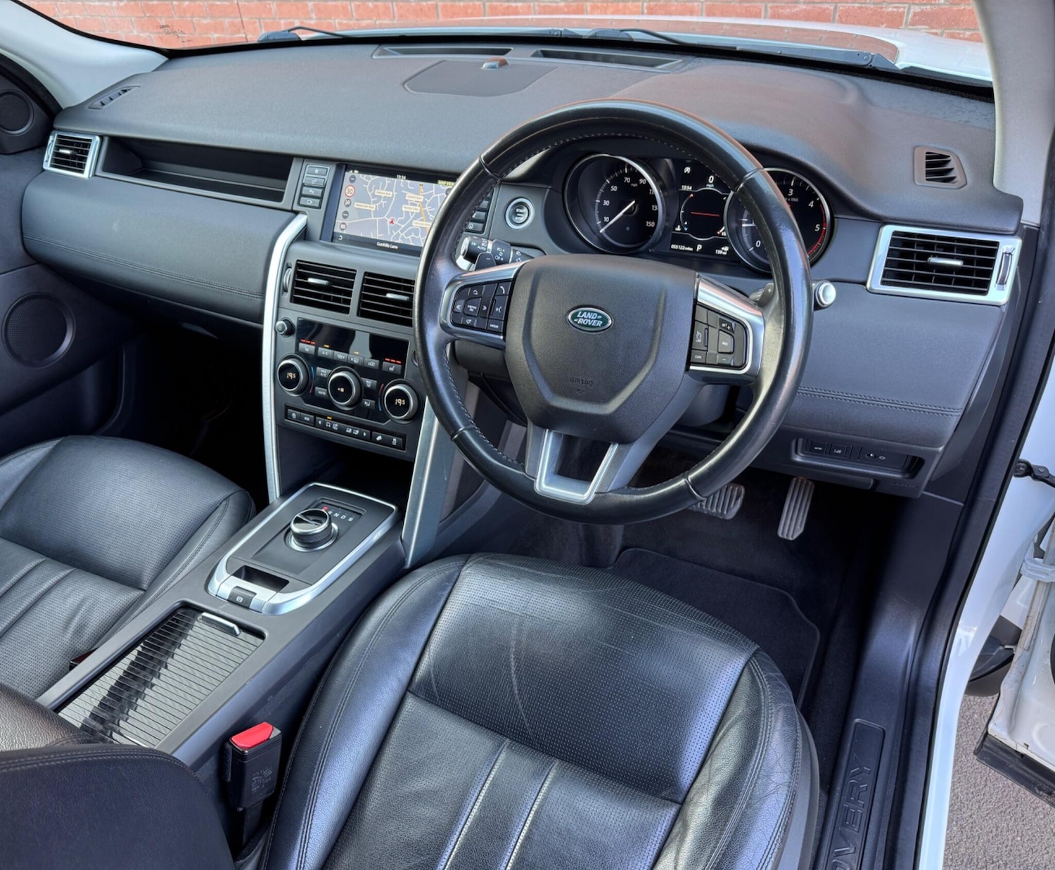 Used Land Rover Discovery Sport 2017 for sale - 77753163: Photo 2