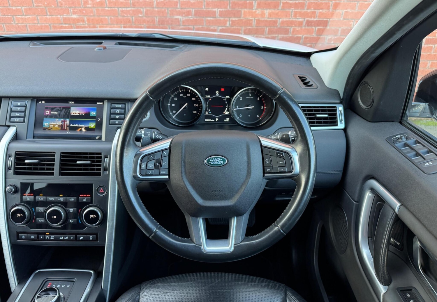 Used Land Rover Discovery Sport 2017 for sale - 77753163: Photo 31