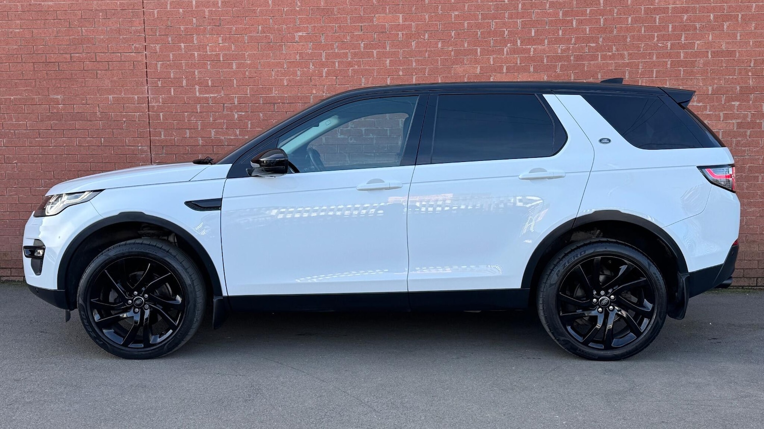 Used Land Rover Discovery Sport 2017 for sale - 77753163: Photo 8