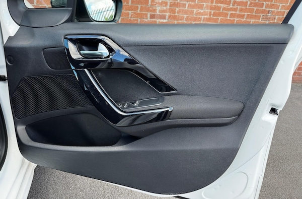 Used Peugeot 208 2016 for sale - 76084323: Photo 15