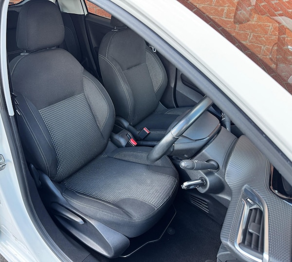 Used Peugeot 208 2016 for sale - 76084323: Photo 16