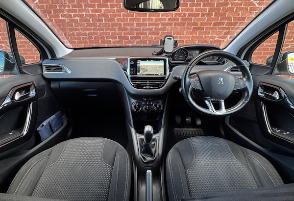 Used Peugeot 208 2016 for sale - 76084323: Photo 18