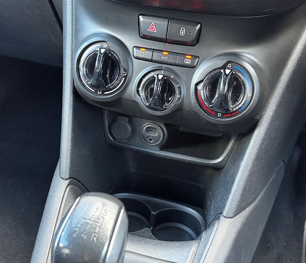 Used Peugeot 208 2016 for sale - 76084323: Photo 27