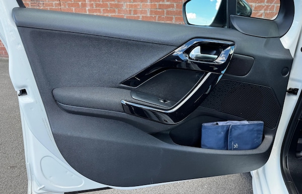 Used Peugeot 208 2016 for sale - 76084323: Photo 34
