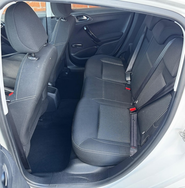 Used Peugeot 208 2016 for sale - 76084323: Photo 40