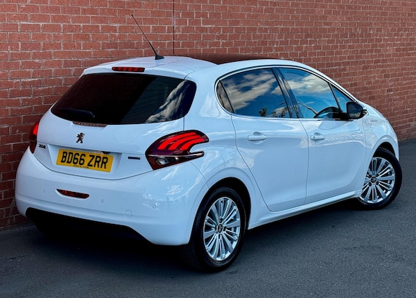 Used Peugeot 208 2016 for sale - 76084323: Photo 7