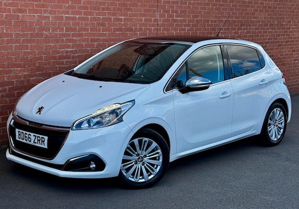 Used Peugeot 208 2016 for sale - 76084323: Photo 9