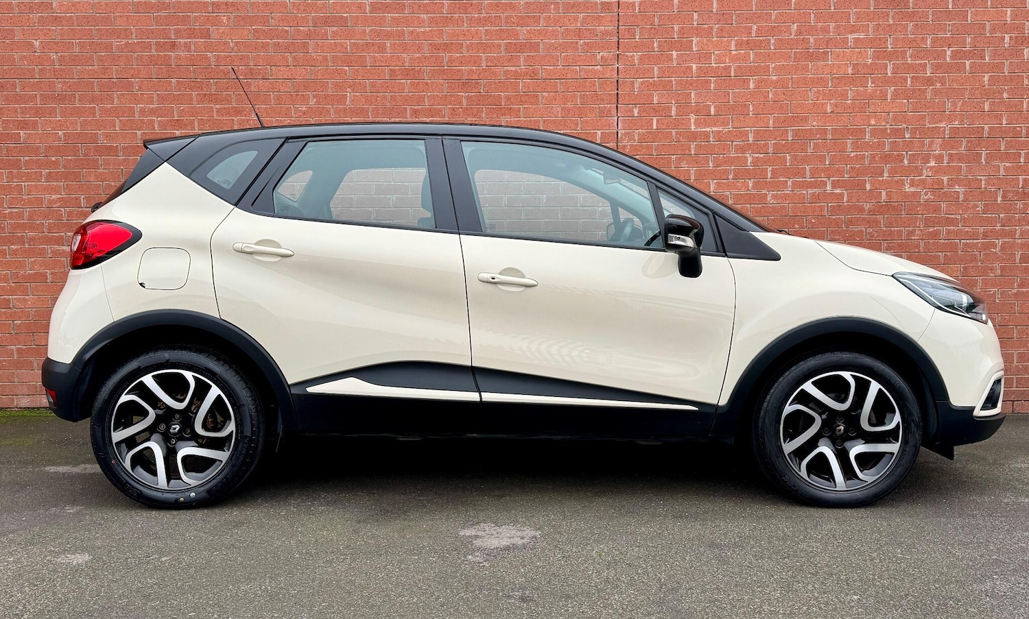 Used Renault Captur 2016 for sale - 76550968: Photo 3