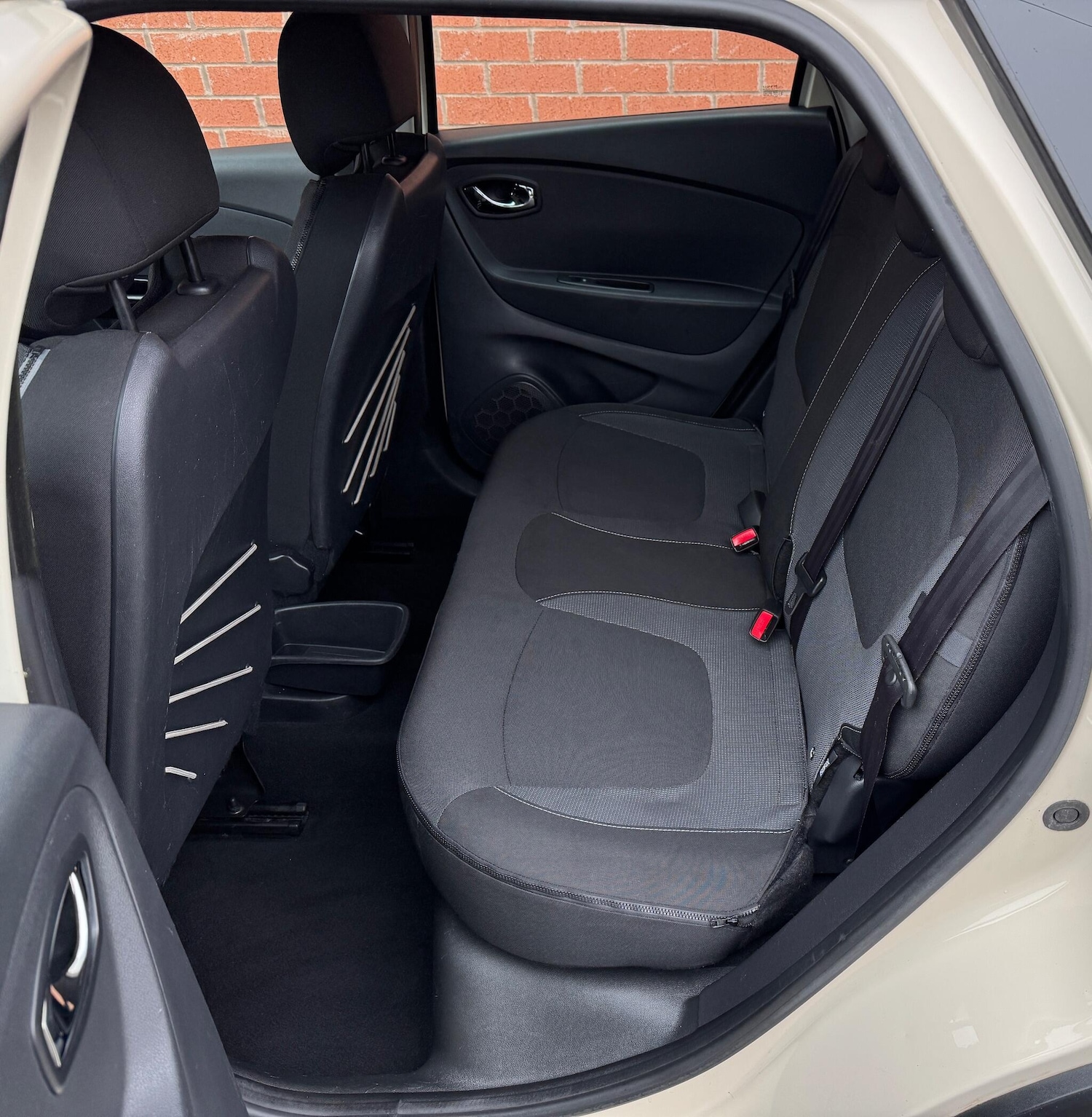 Used Renault Captur 2016 for sale - 76550968: Photo 35