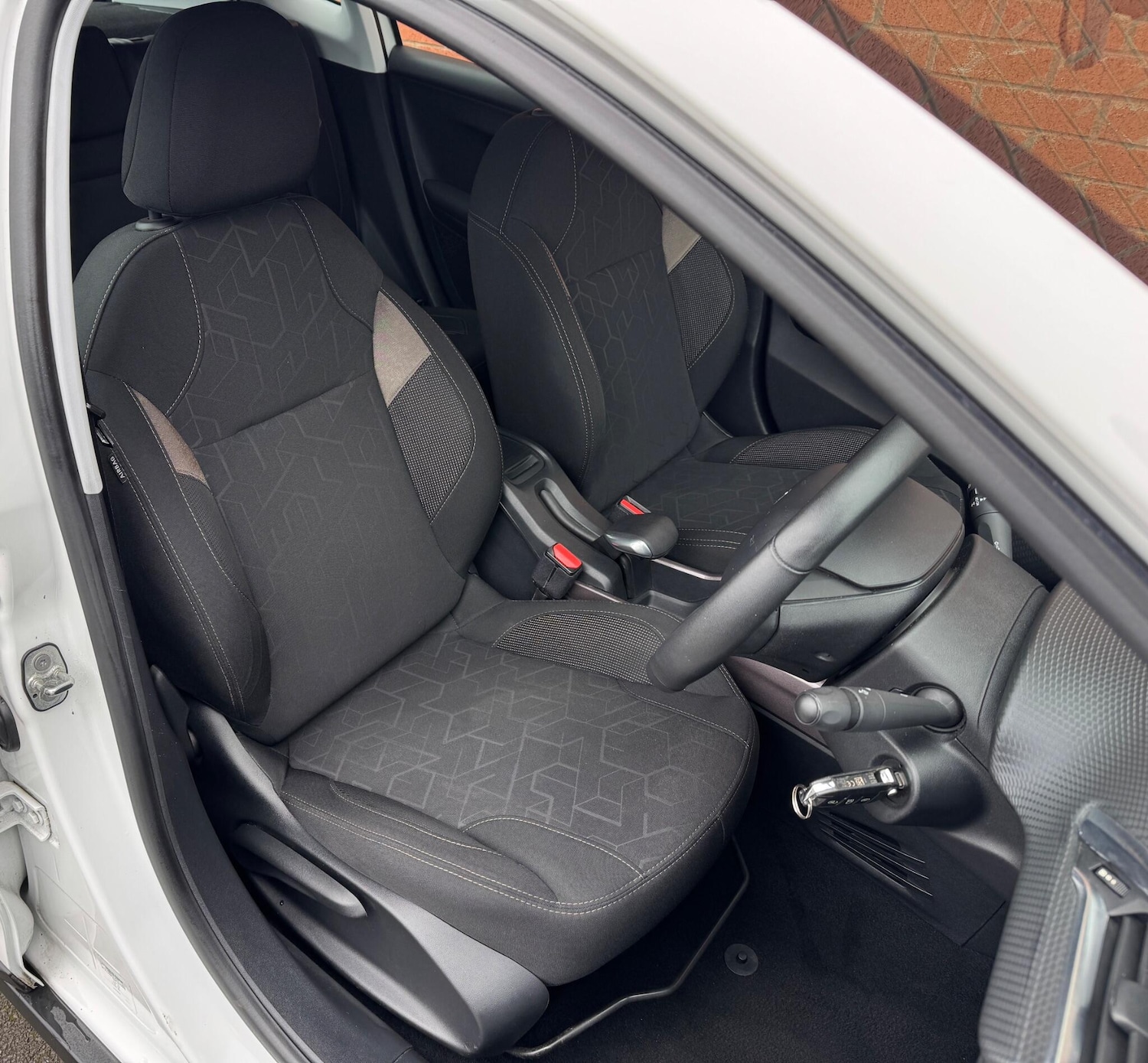 Used Peugeot 2008 2016 for sale - 77799412: Photo 13