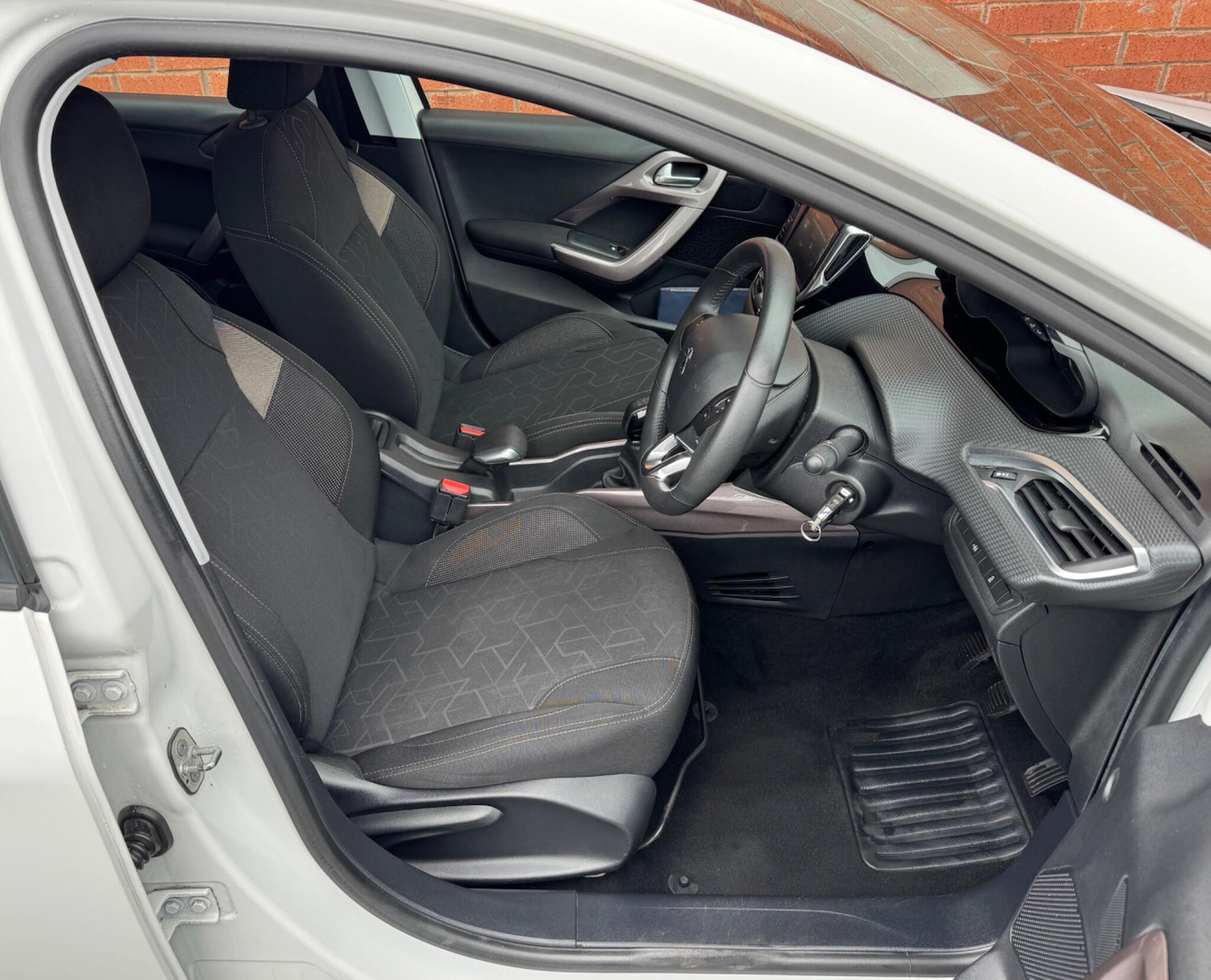 Used Peugeot 2008 2016 for sale - 77799412: Photo 14