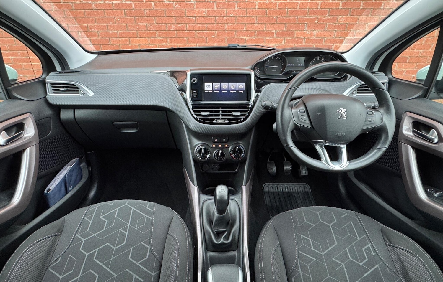 Used Peugeot 2008 2016 for sale - 77799412: Photo 15