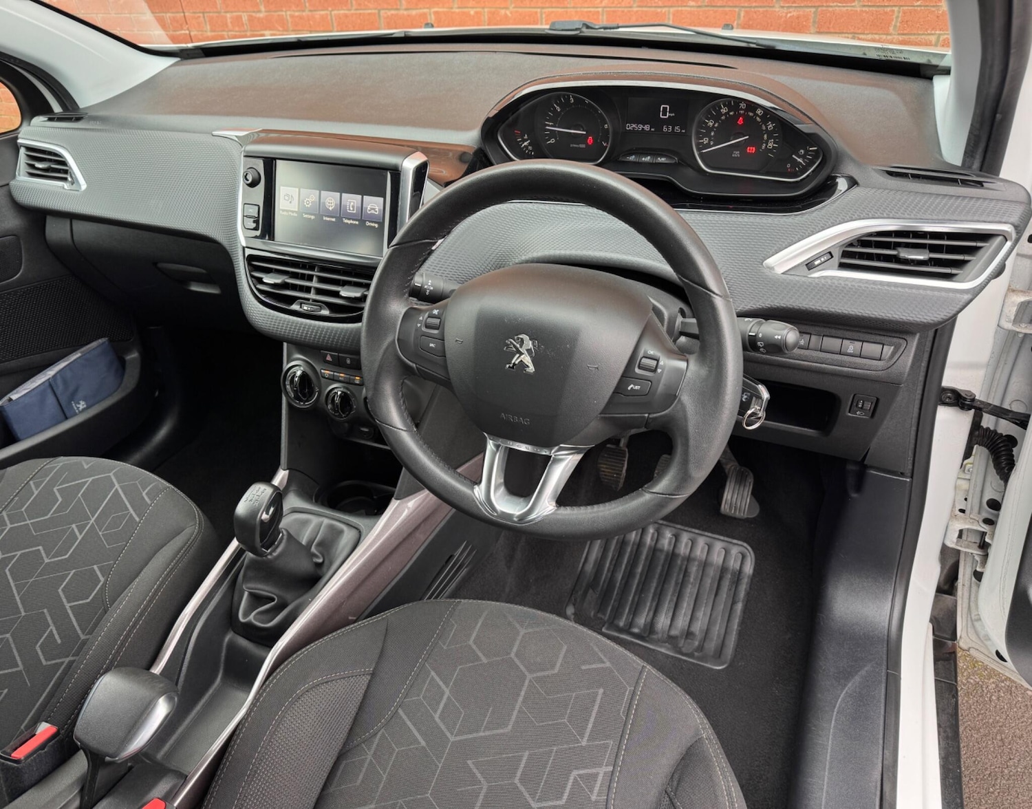 Used Peugeot 2008 2016 for sale - 77799412: Photo 2