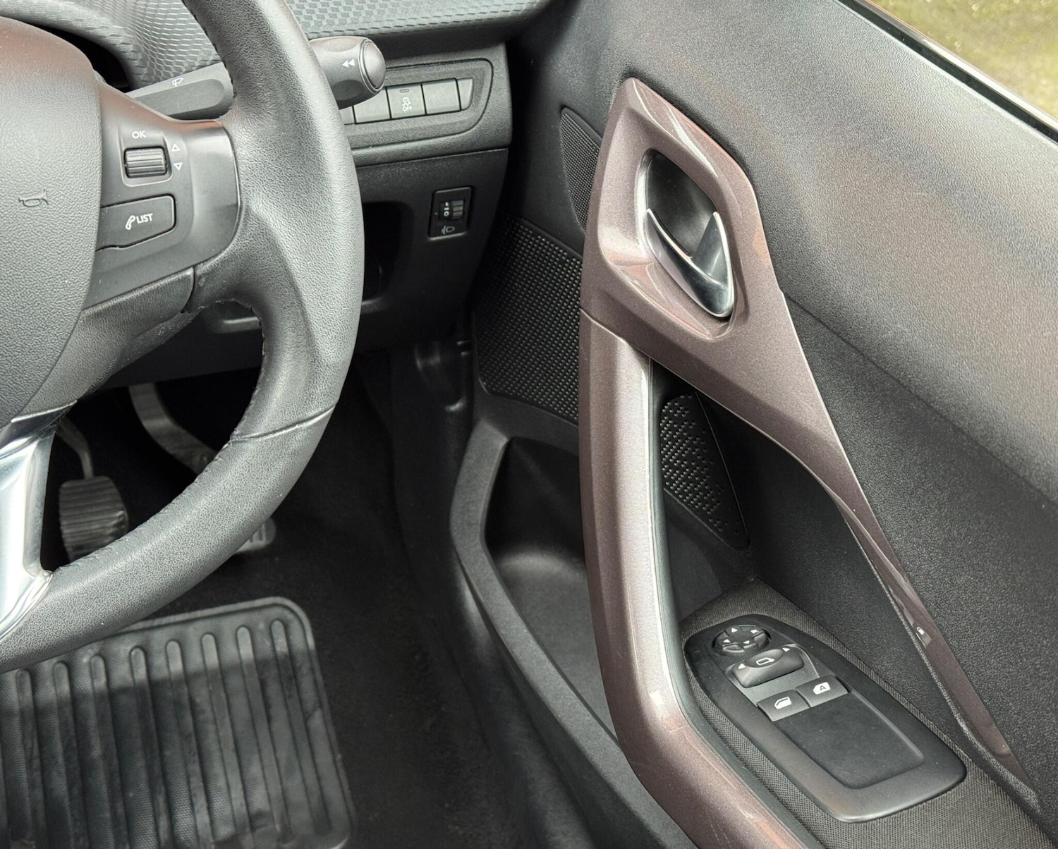 Used Peugeot 2008 2016 for sale - 77799412: Photo 24