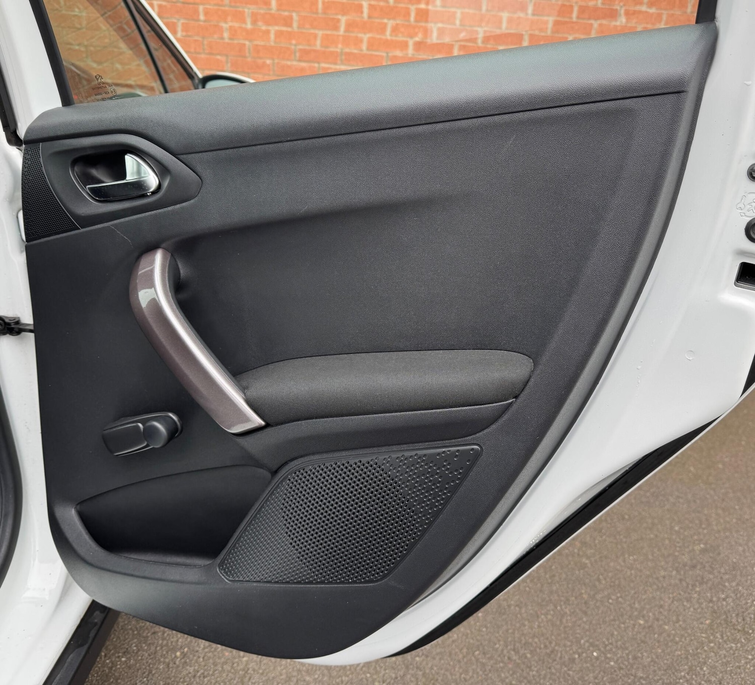 Used Peugeot 2008 2016 for sale - 77799412: Photo 25