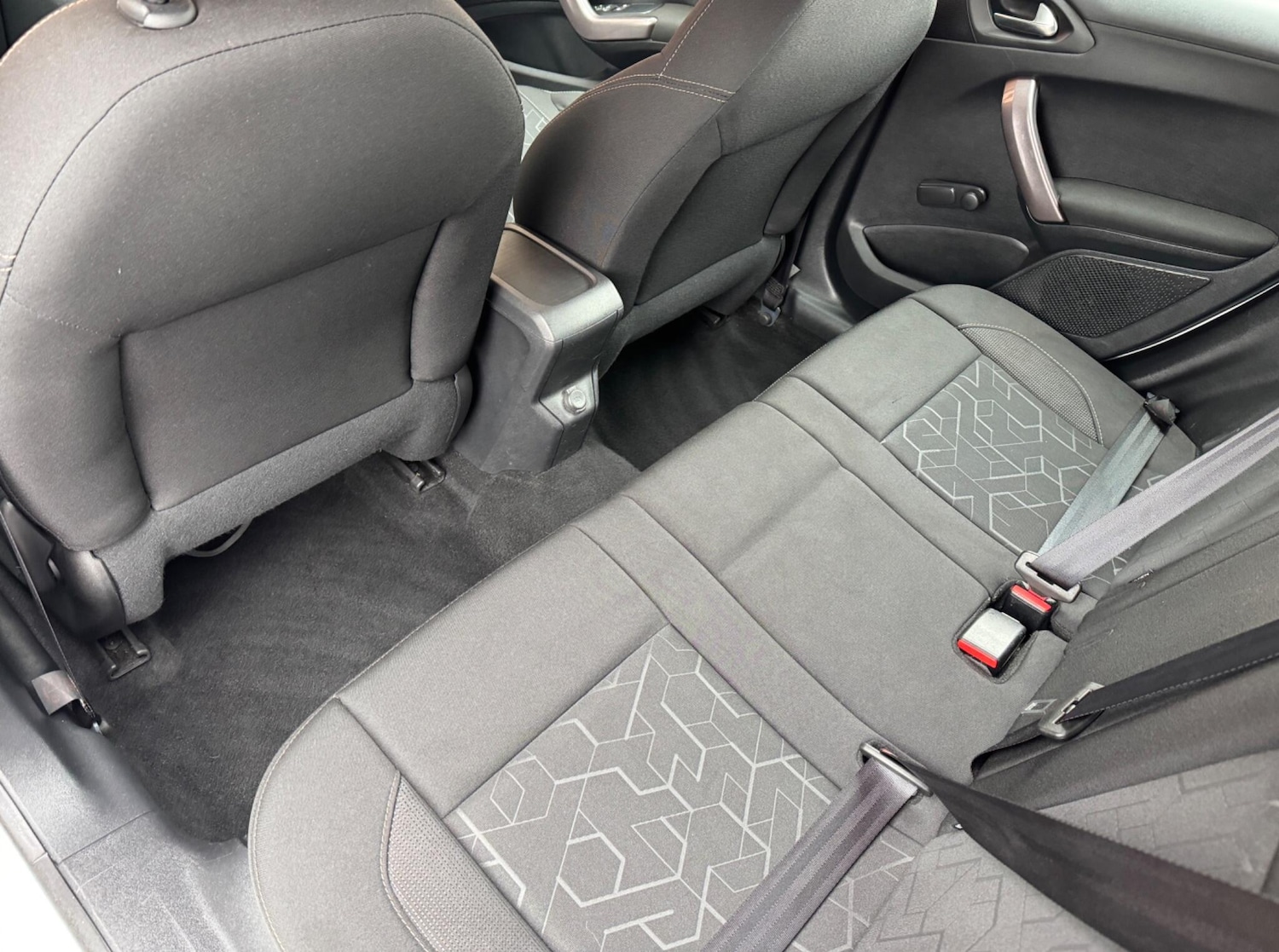 Used Peugeot 2008 2016 for sale - 77799412: Photo 33