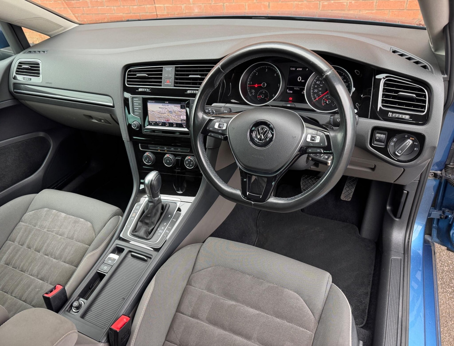 Used Volkswagen Golf 2015 for sale - 77892294: Photo 2
