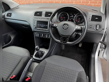 Used Volkswagen Polo 2015 for sale - 75729917: Photo