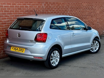 Used Volkswagen Polo 2015 for sale - 75729917: Photo