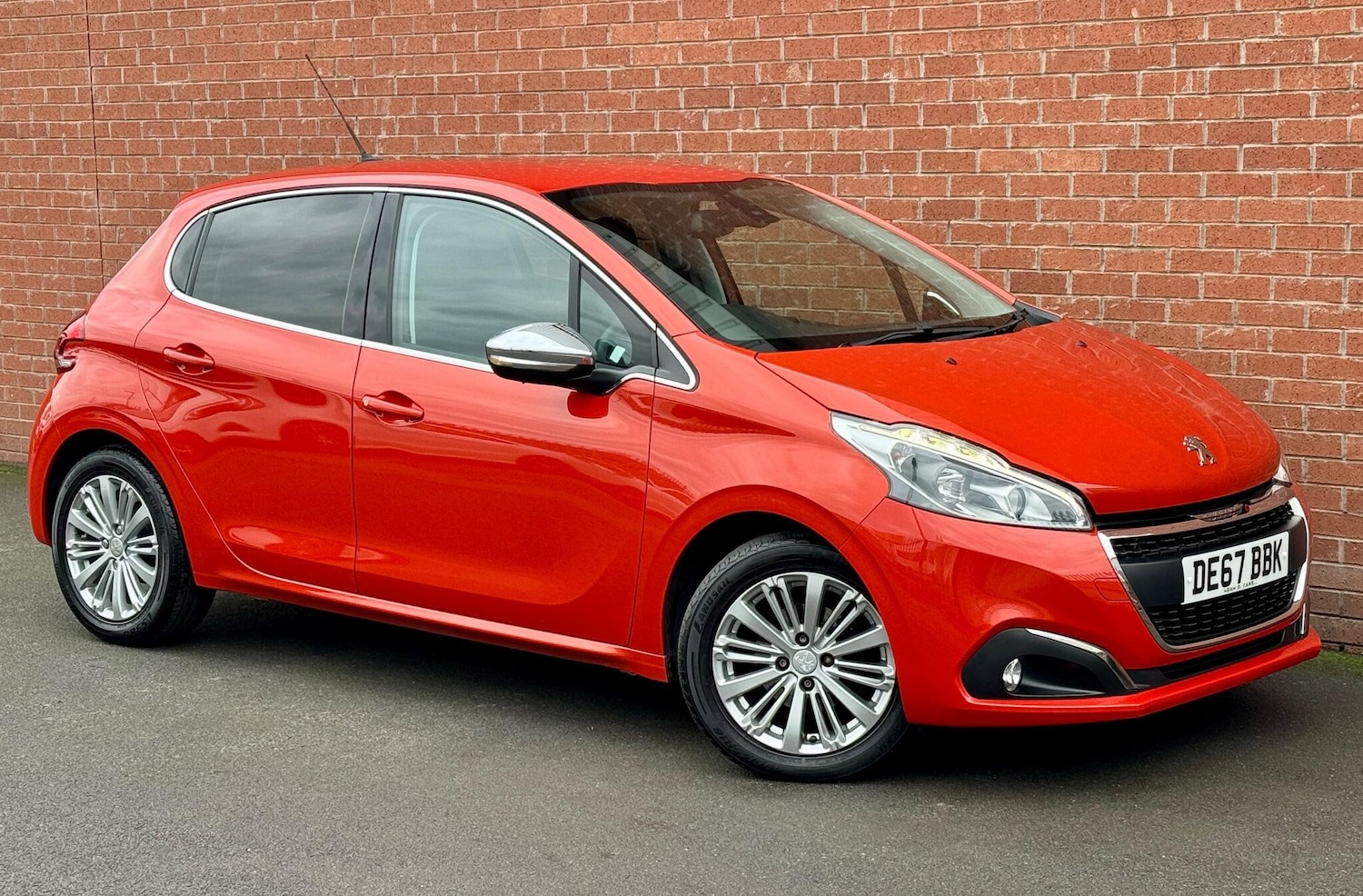 Used Peugeot 208 2017 for sale - 76512923: Photo 1
