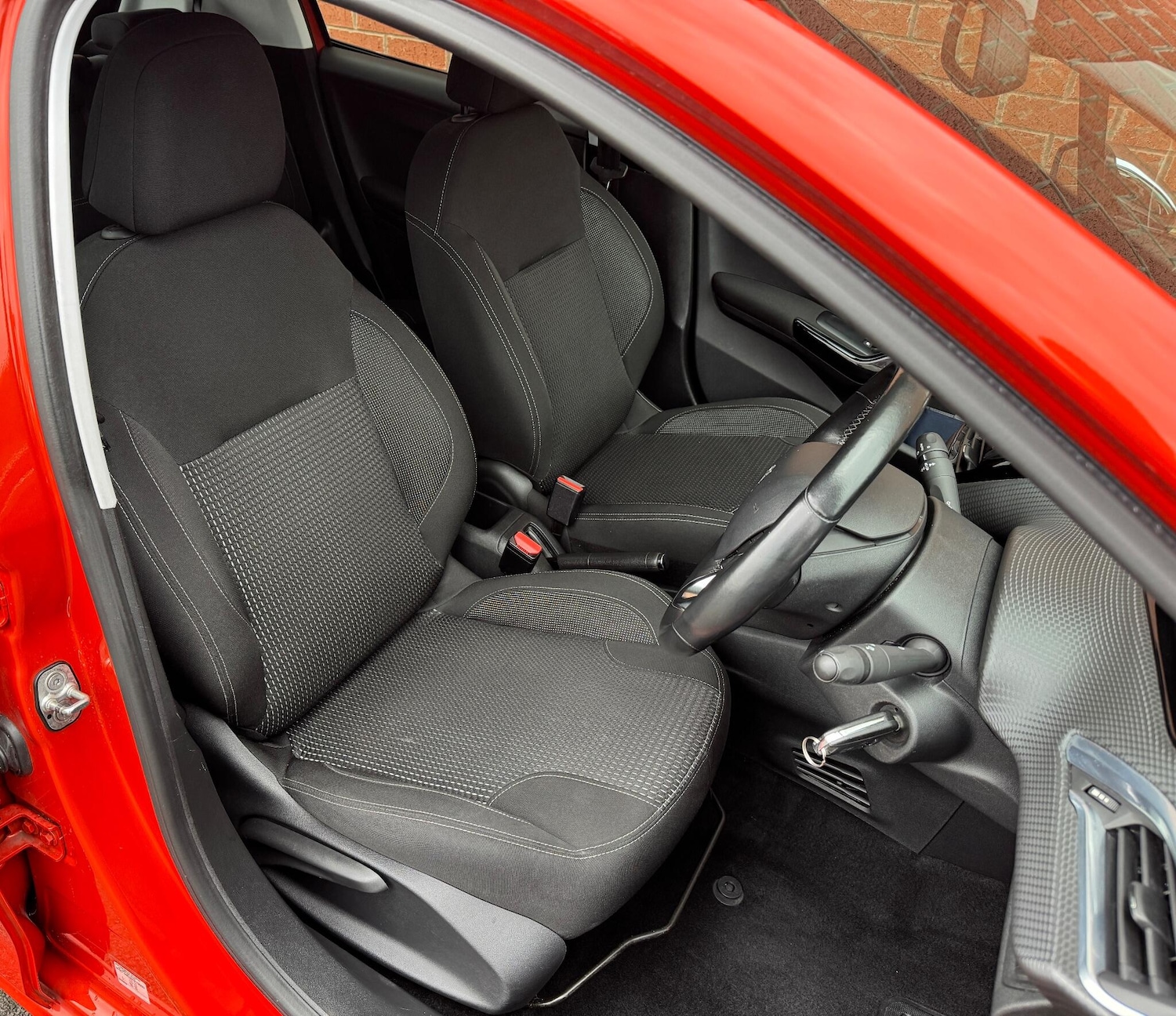 Used Peugeot 208 2017 for sale - 76512923: Photo 14