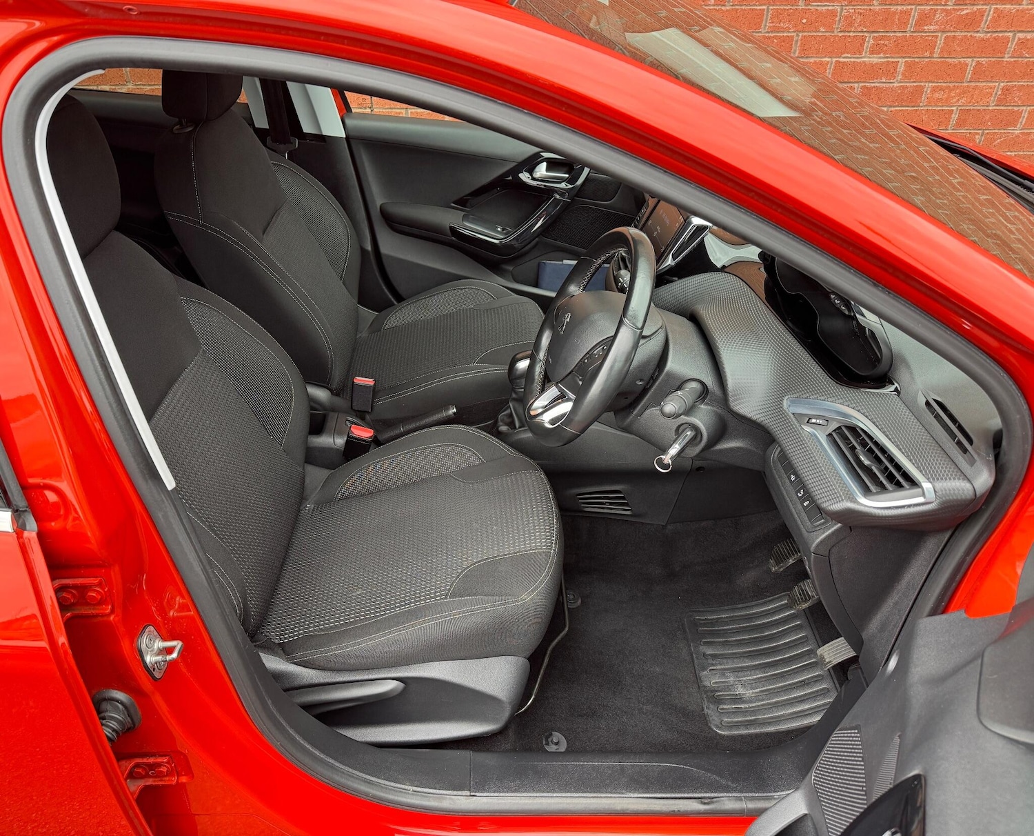 Used Peugeot 208 2017 for sale - 76512923: Photo 15