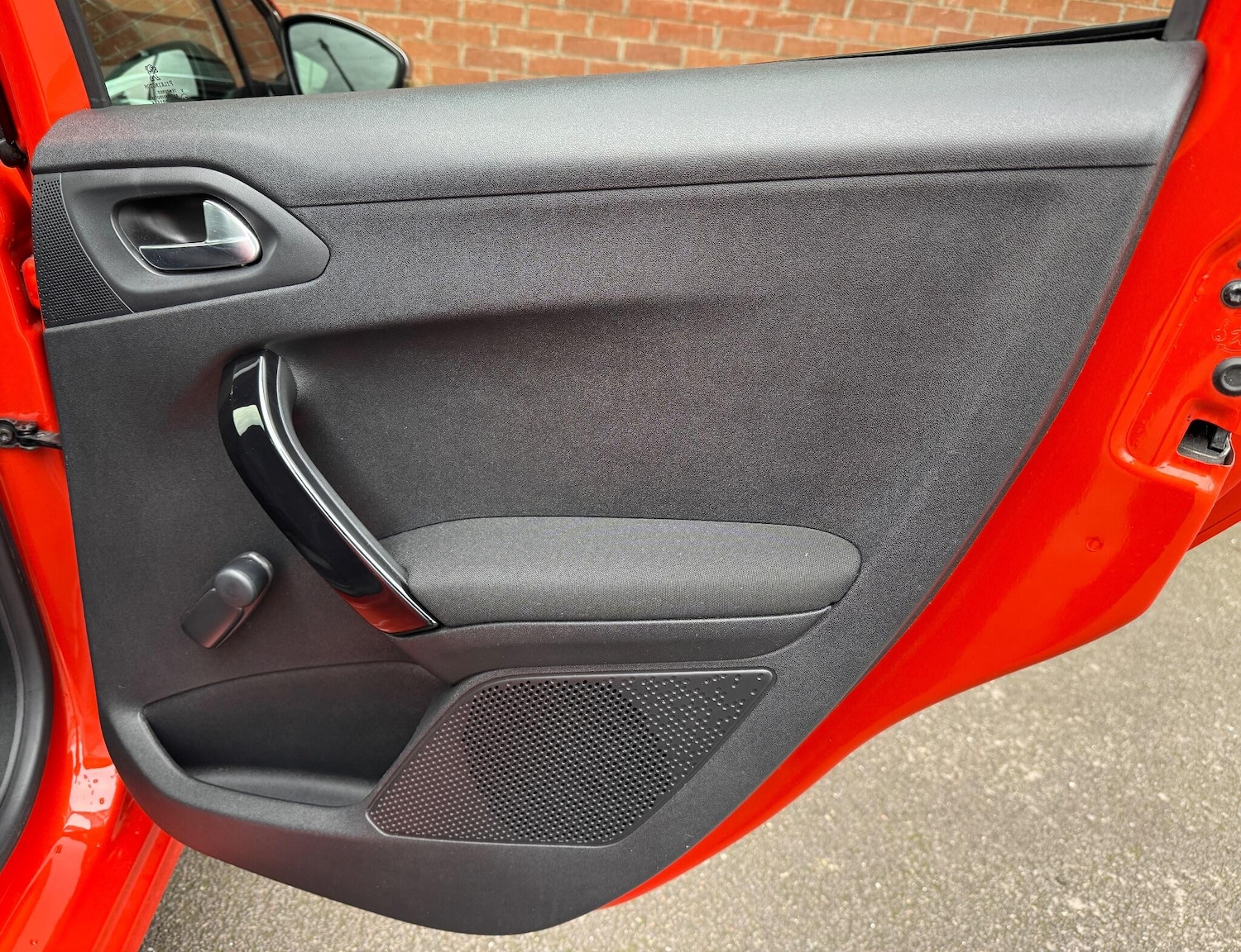 Used Peugeot 208 2017 for sale - 76512923: Photo 25