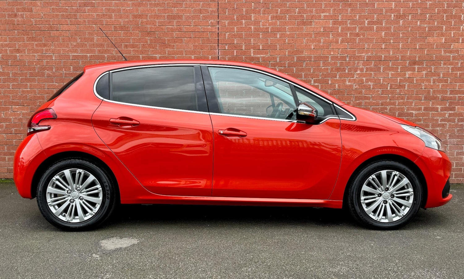Used Peugeot 208 2017 for sale - 76512923: Photo 3