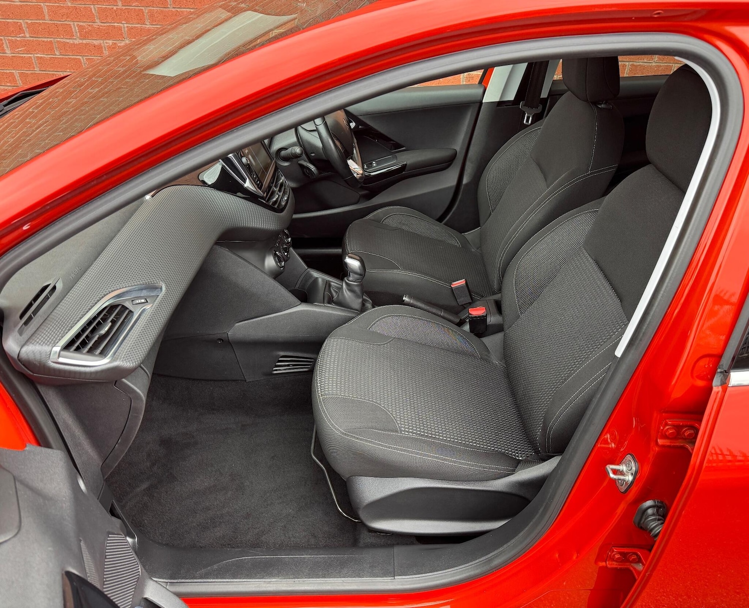 Used Peugeot 208 2017 for sale - 76512923: Photo 30