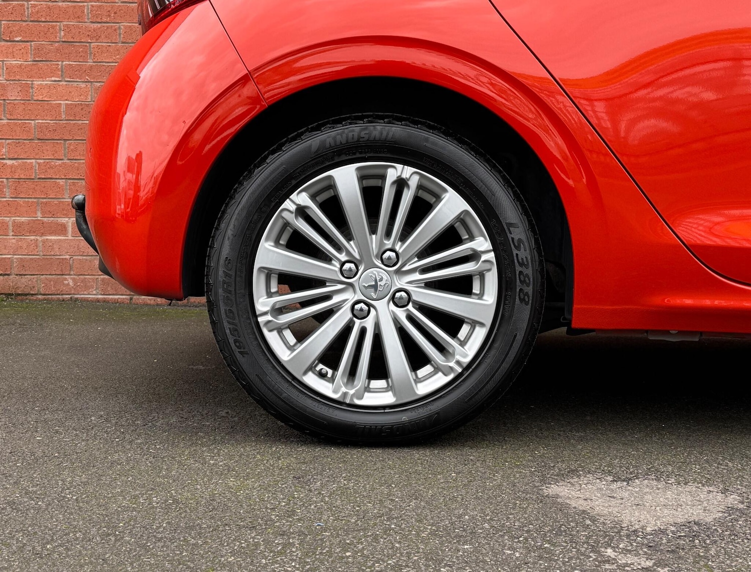 Used Peugeot 208 2017 for sale - 76512923: Photo 36