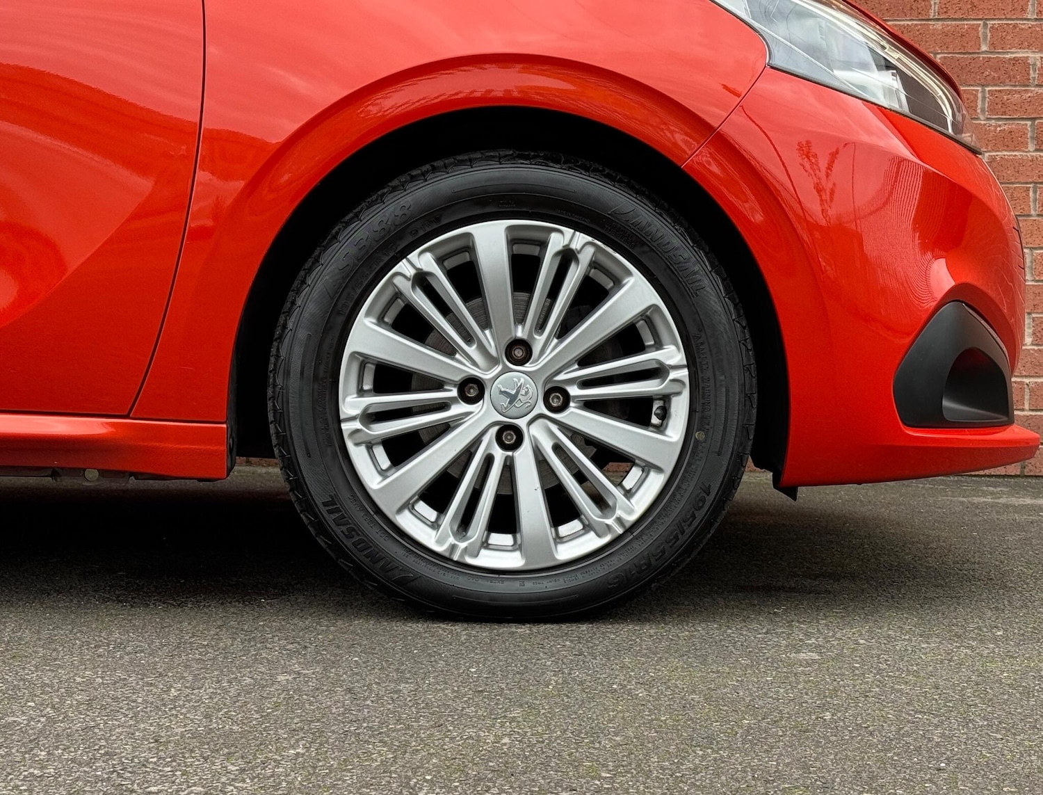 Used Peugeot 208 2017 for sale - 76512923: Photo 37