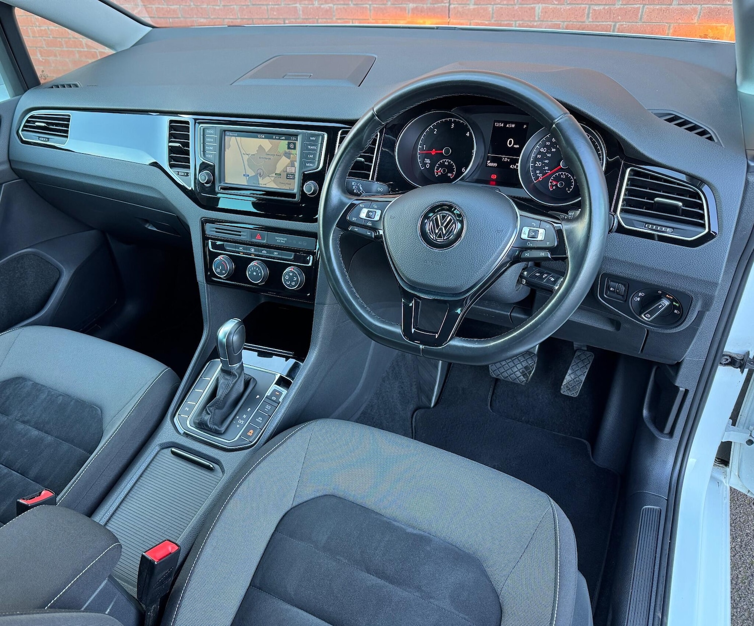 Used Volkswagen Golf SV 2016 for sale - 76824180: Photo 2