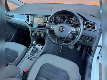 Used Volkswagen Golf SV 2016 for sale - 76824180: Photo