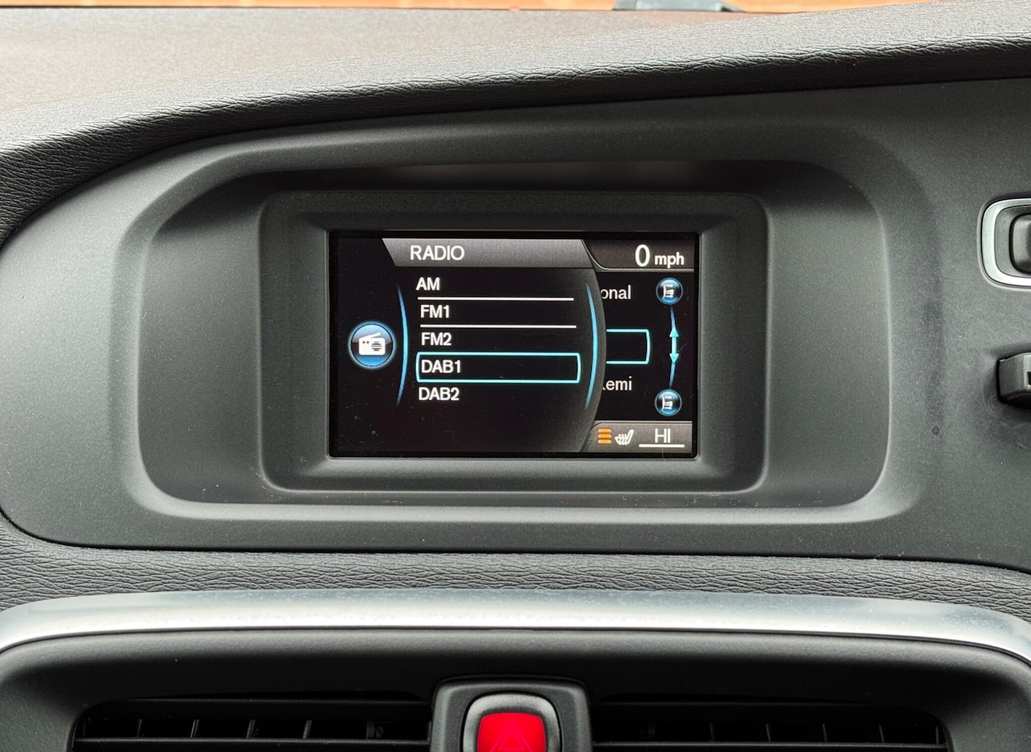 Used Volvo V40 2016 for sale - 77564633: Photo 17