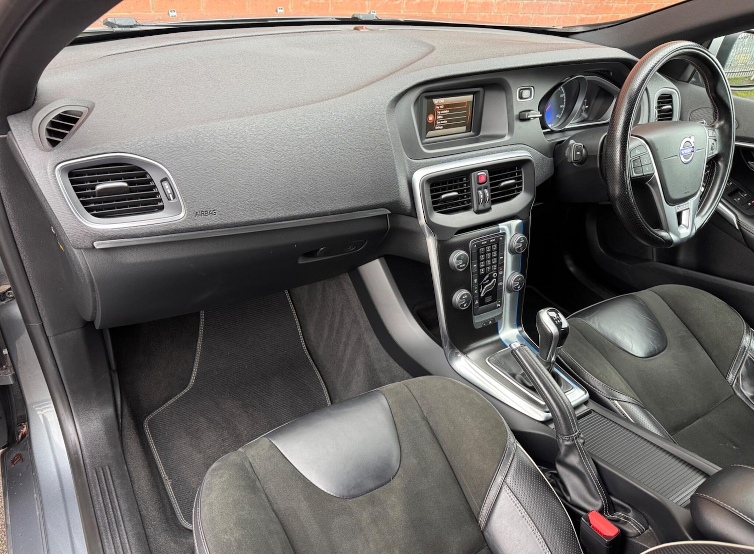 Used Volvo V40 2016 for sale - 77564633: Photo 33