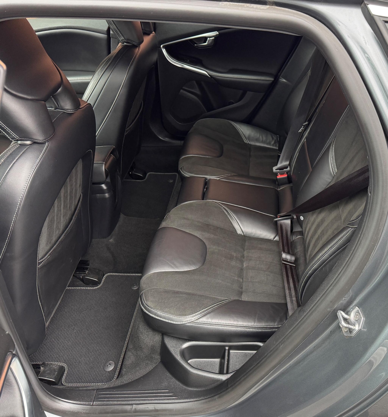 Used Volvo V40 2016 for sale - 77564633: Photo 36