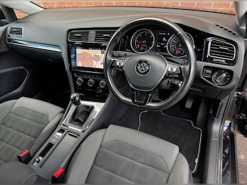Used Volkswagen Golf 2017 for sale - 75977782: Photo
