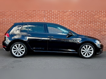 Used Volkswagen Golf 2017 for sale - 75977782: Photo