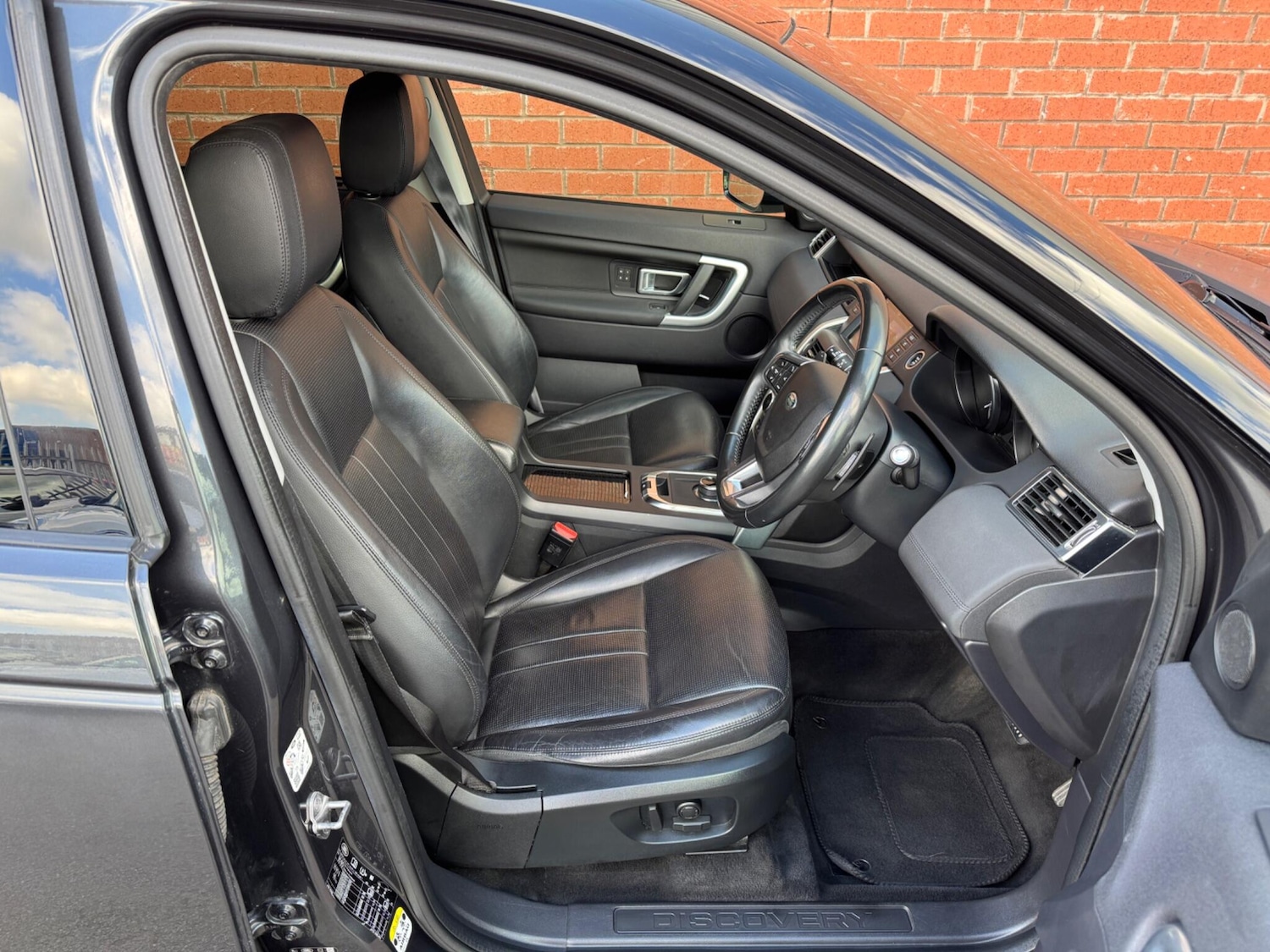 Used Land Rover Discovery Sport 2018 for sale - 78099874: Photo 16