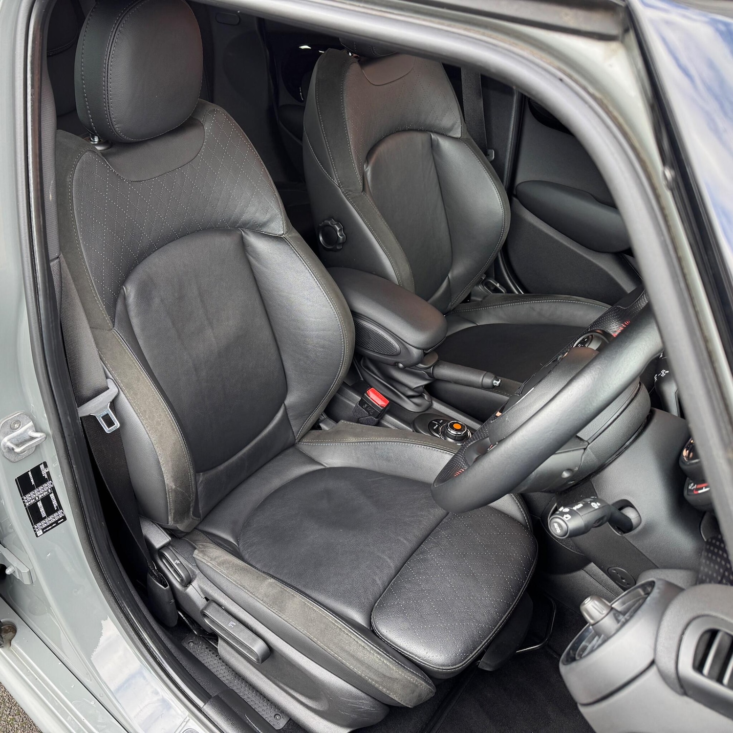 Used MINI Hatch 2019 for sale - 77683967: Photo 2