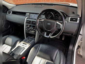 Used Land Rover Discovery Sport 2017 for sale - 75564432: Photo