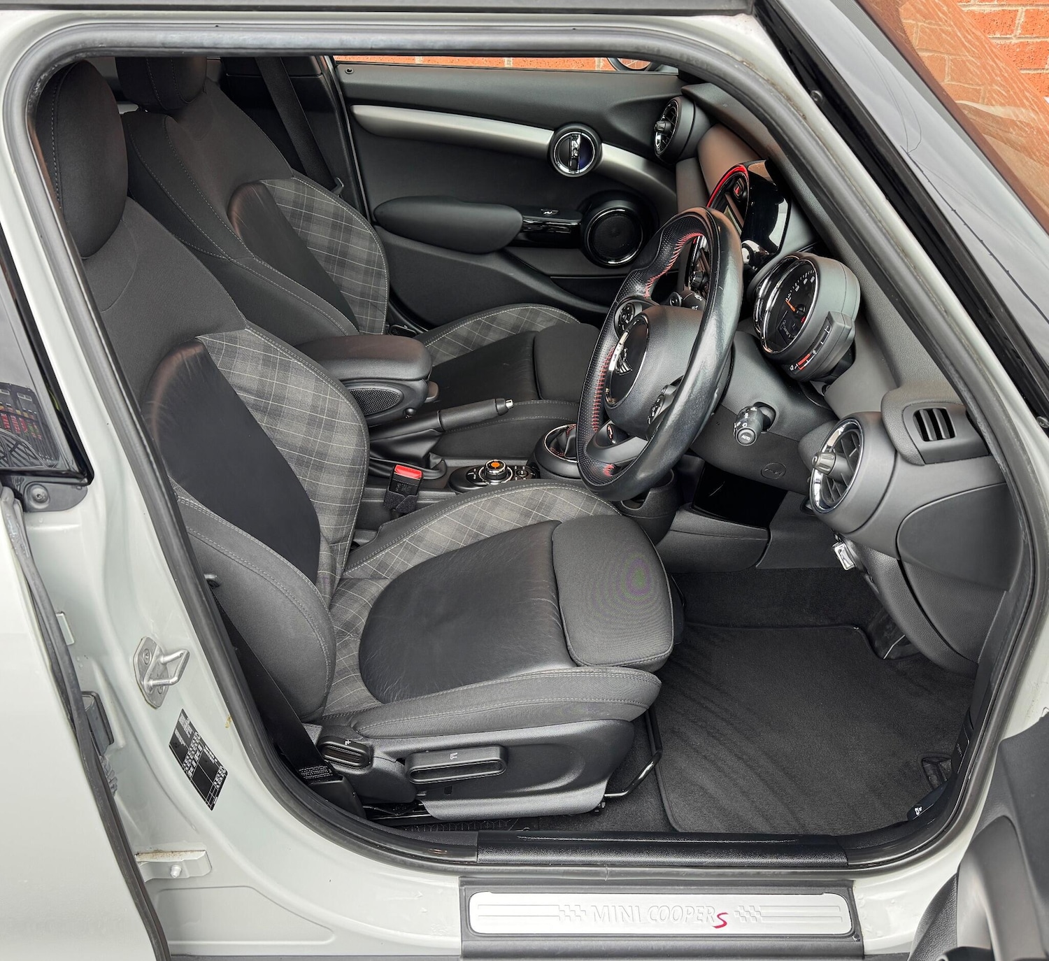 Used MINI Hatch 2017 for sale - 76296000: Photo 14
