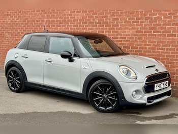 Used MINI Hatch 2017 for sale - 76296000: Photo