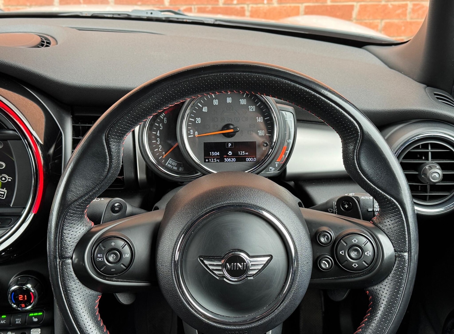 Used MINI Hatch 2017 for sale - 76296000: Photo 32