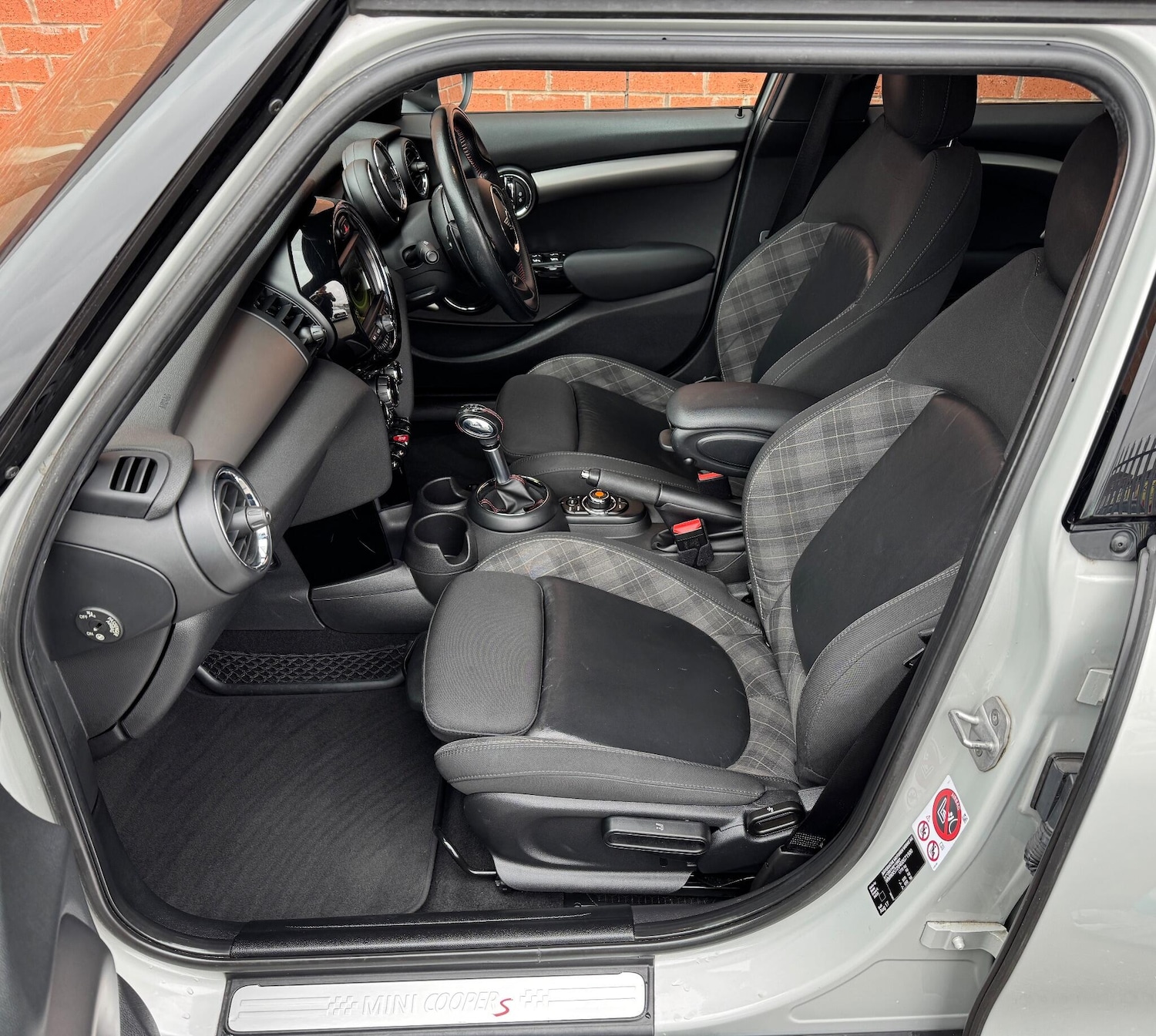 Used MINI Hatch 2017 for sale - 76296000: Photo 39
