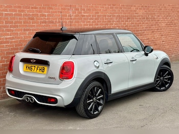 Used MINI Hatch 2017 for sale - 76296000: Photo